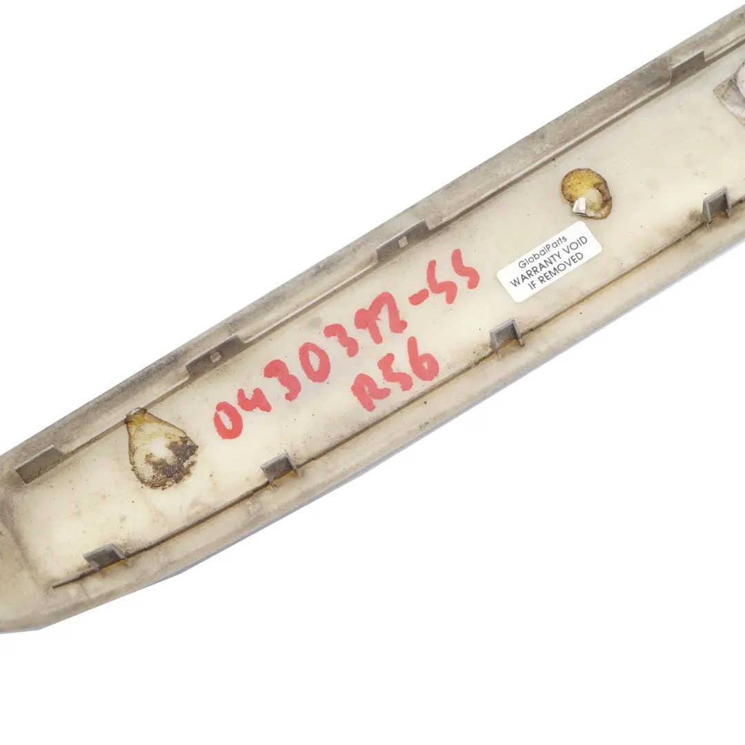 Panneau recouvrement poignee maintien coffre bagages argent 40501452 pour Mini R56 à propos du numéro de pièce 0430312 Mini R56 Panneau recouvrement poignee maintien coffre bagages argent 40501452 - SKU 0430312-SS1 - Numéro de pièce 0430312