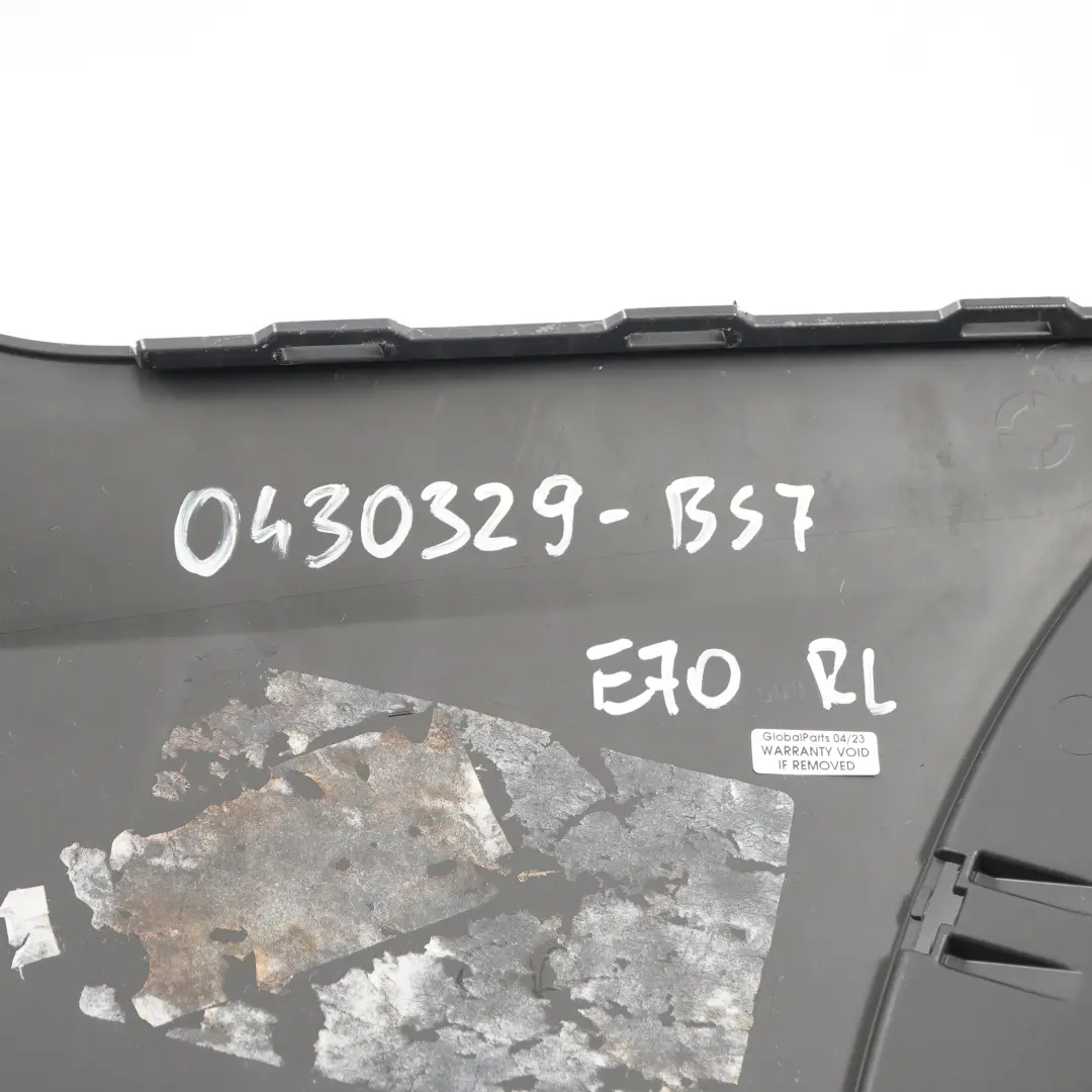 Osłona Zderzaka Lewa Tylna Czarna do BMW X5 E70 o numerze 0430329 BMW X5 E70 Osłona Zderzaka Lewa Tylna Czarna - SKU 0430329-BS7 - Numer Części 0430329