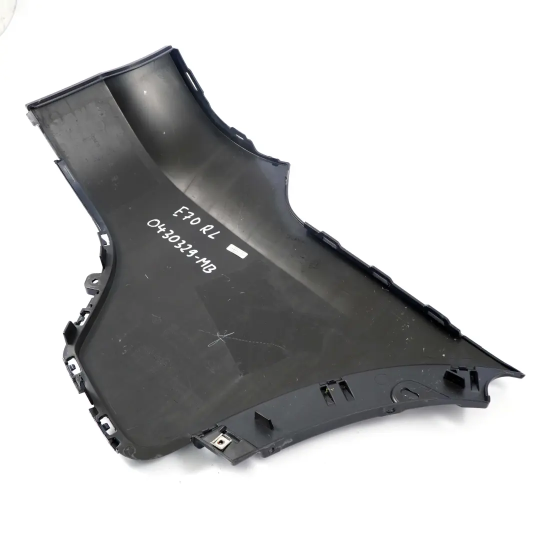 Parachoques Esquina Trasera Izquierda Recubrimiento Lateral Azul A35 para BMW X5 E70 con número de pieza 0430329 BMW X5 E70 Parachoques Esquina Trasera Izquierda Recubrimiento Lateral Azul A35 - SKU 0430329-MB - Número de pieza 0430329