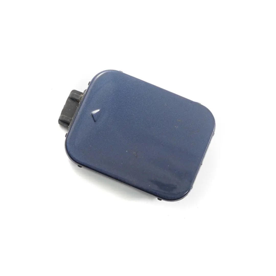 Flap Towing Eye Front Bumper Tiefseeblau Deep Sea Blue para BMW E60 LCI con número de pieza 0430601 BMW E60 LCI Flap Towing Eye Front Bumper Tiefseeblau Deep Sea Blue - SKU 0430601-DSB - Número de pieza 0430601