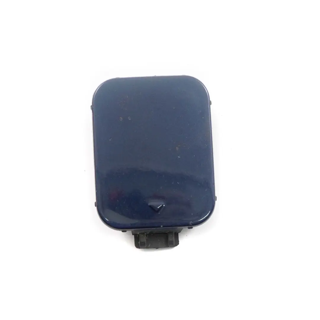 Flap Towing Eye Front Bumper Tiefseeblau Deep Sea Blue para BMW E60 LCI con número de pieza 0430601 BMW E60 LCI Flap Towing Eye Front Bumper Tiefseeblau Deep Sea Blue - SKU 0430601-DSB - Número de pieza 0430601