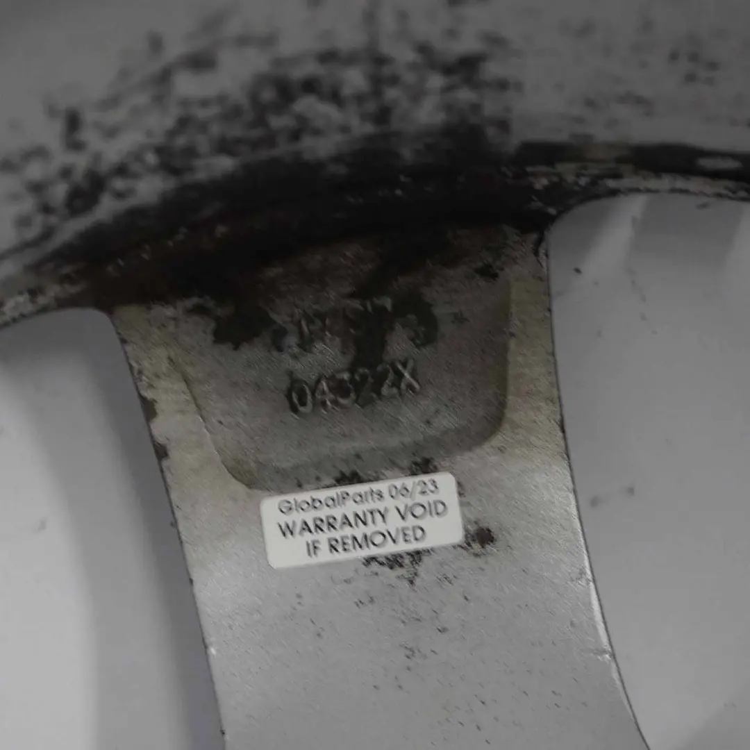 Jante Alliage Argent 16" 6J ET:27 pour Peugeot 207 à propos du numéro de pièce 04322X Peugeot 207 Jante Alliage Argent 16" 6J ET:27 - SKU 04322X-1 - Numéro de pièce 04322X