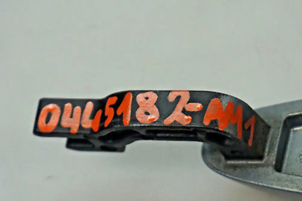 Grab Handle Right Door Rear O/S to BMW 3 SERIES E90 E91 E92 E93 with Part number 51210445182 BMW 3 SERIES E90 E91 E92 E93 Grab Handle Right Door Rear O/S - SKU 0445182-AM1 - Part number 51210445182