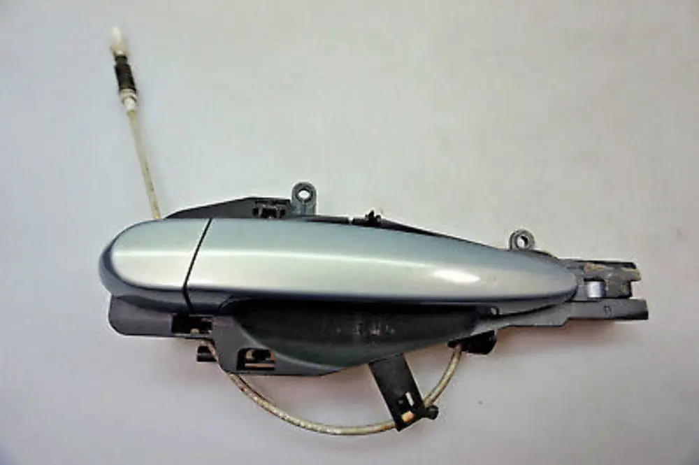 Kompletter Haltegriff Hinten Links Arktis Metallic 0 für BMW 3 er E90 E91 mit Teilenummer 445183 BMW 3 er E90 E91 Kompletter Haltegriff Hinten Links Arktis Metallic 0 - SKU 0445183-AM - Teilenummer 445183