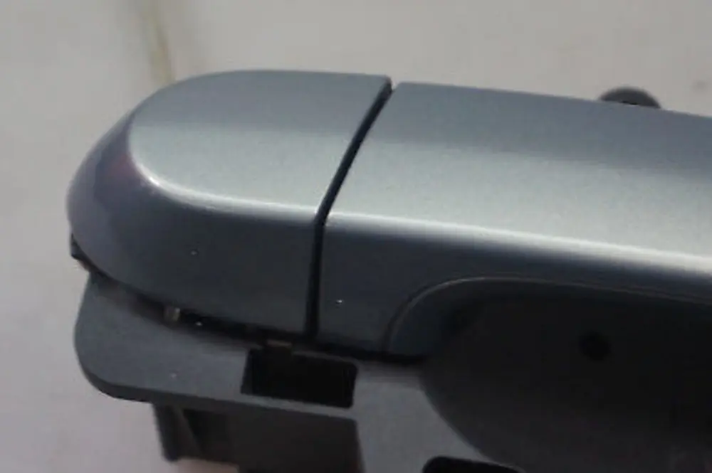 Klamka z mocowaniem lewa tylna tył do BMW E90 o numerze 445183 BMW E90 Klamka z mocowaniem lewa tylna tył - SKU 0445183-AM - Numer Części 445183