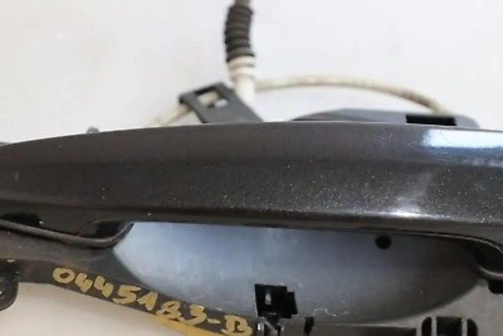 Complete Grab Handle Rear Left N/S Black Sapphire 475 to BMW 3 Series E90 E91 with Part number 445183 BMW 3 Series E90 E91 Complete Grab Handle Rear Left N/S Black Sapphire 475 - SKU 0445183-BS - Part number 445183