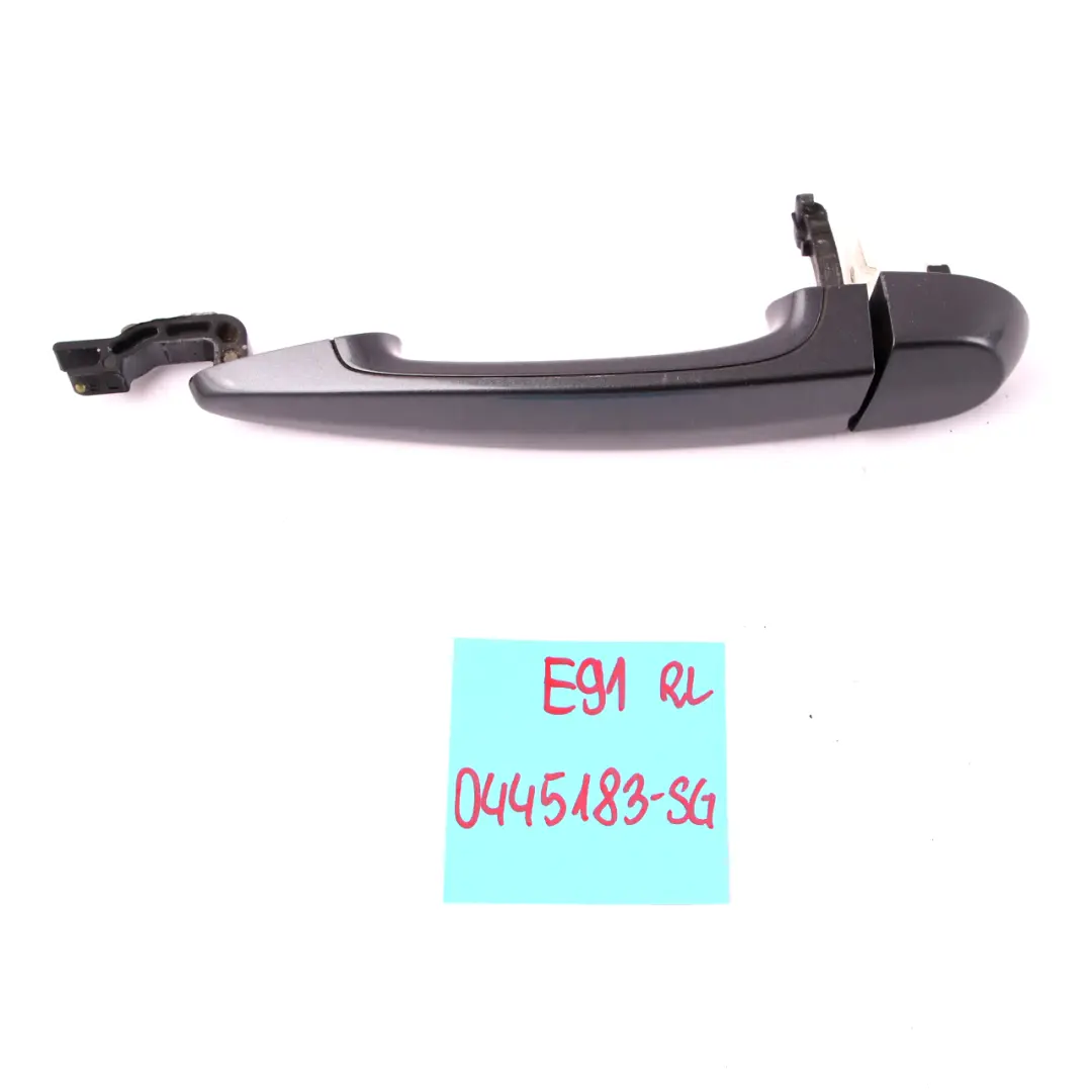 Klamka Drzwi Lewy Tył Lewa Tylna Sparkling Graphite A22 do BMW E90 E91 o numerze 0445183 BMW E90 E91 Klamka Drzwi Lewy Tył Lewa Tylna Sparkling Graphite A22 - SKU 0445183-SG - Numer Części 0445183