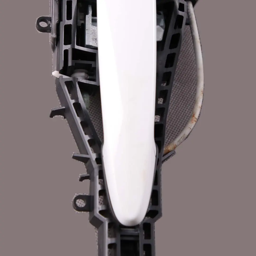 Outside Door Handle Rear Right O/S Alpinweiss Alpine White to BMW 3 Series F30 F31 with Part number 0445184 BMW 3 Series F30 F31 Outside Door Handle Rear Right O/S Alpinweiss Alpine White - SKU 0445184-AW1 - Part number 0445184