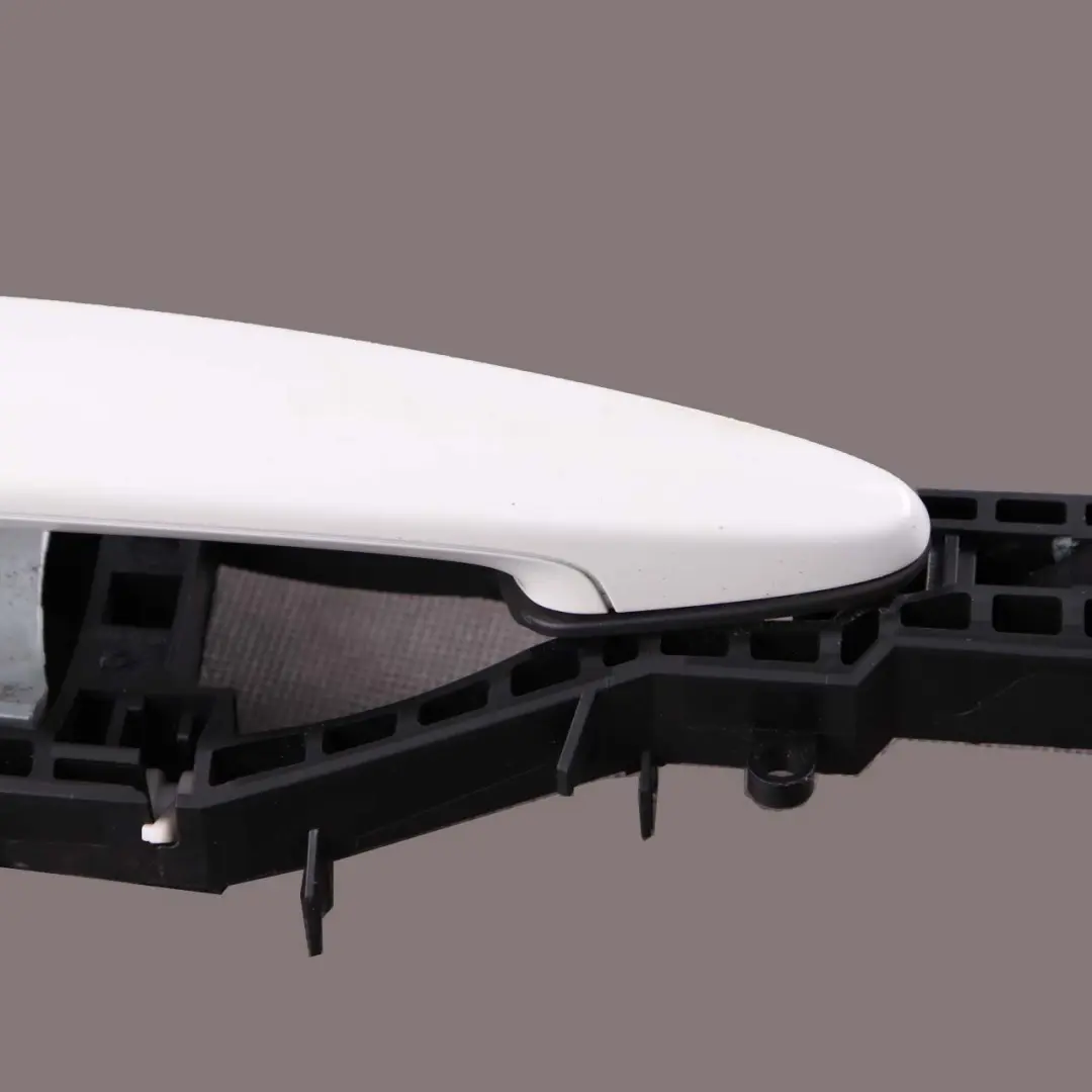 Outside Door Handle Rear Right O/S Alpinweiss Alpine White to BMW 3 Series F30 F31 with Part number 0445184 BMW 3 Series F30 F31 Outside Door Handle Rear Right O/S Alpinweiss Alpine White - SKU 0445184-AW1 - Part number 0445184