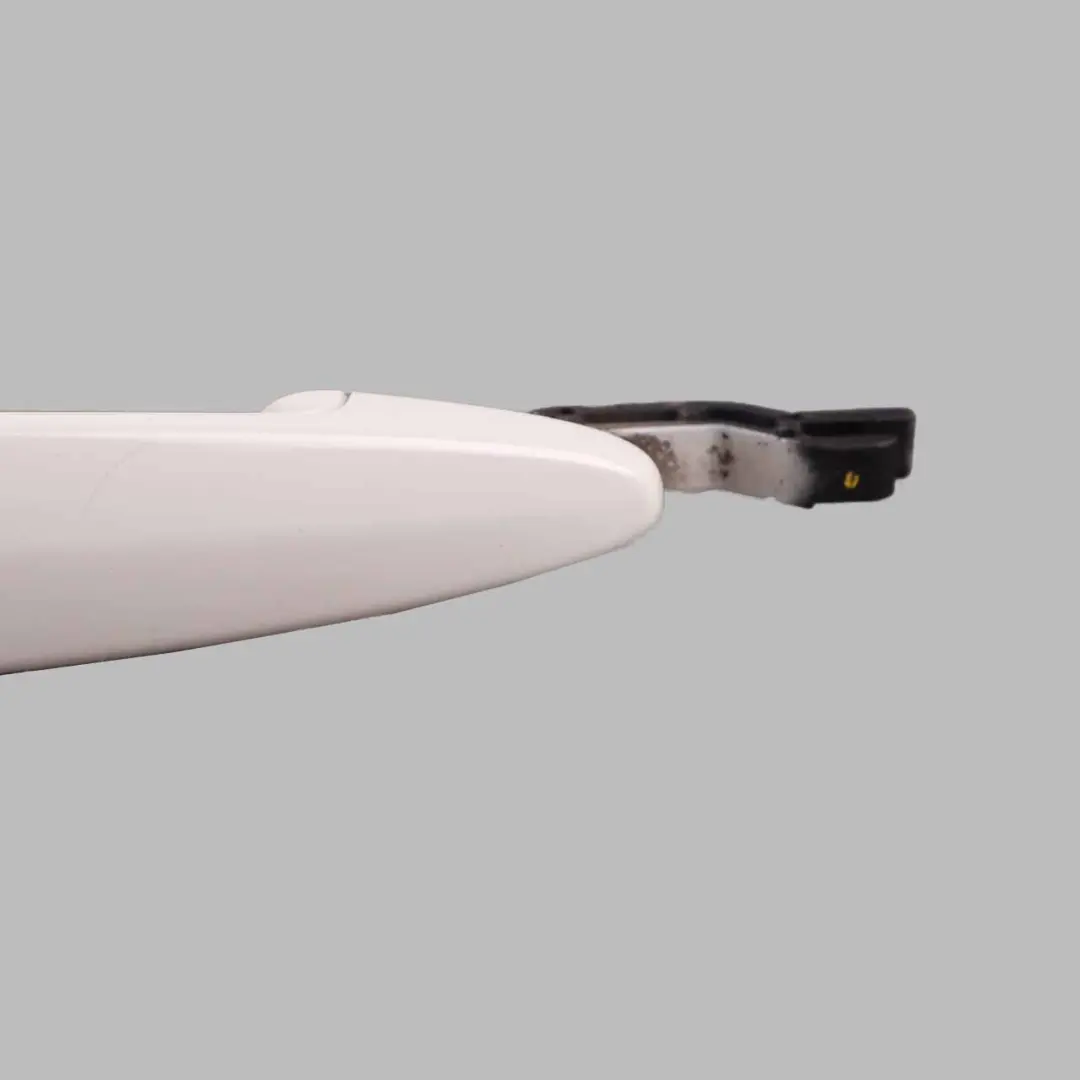 Porta anteriore sinistra Alpinweiss Alpine White - 300 per BMW E90 F20 F30 con numero di parte 0445185 BMW E90 F20 F30 Porta anteriore sinistra Alpinweiss Alpine White - 300 - SKU 0445185-AW - Numero di parte 0445185