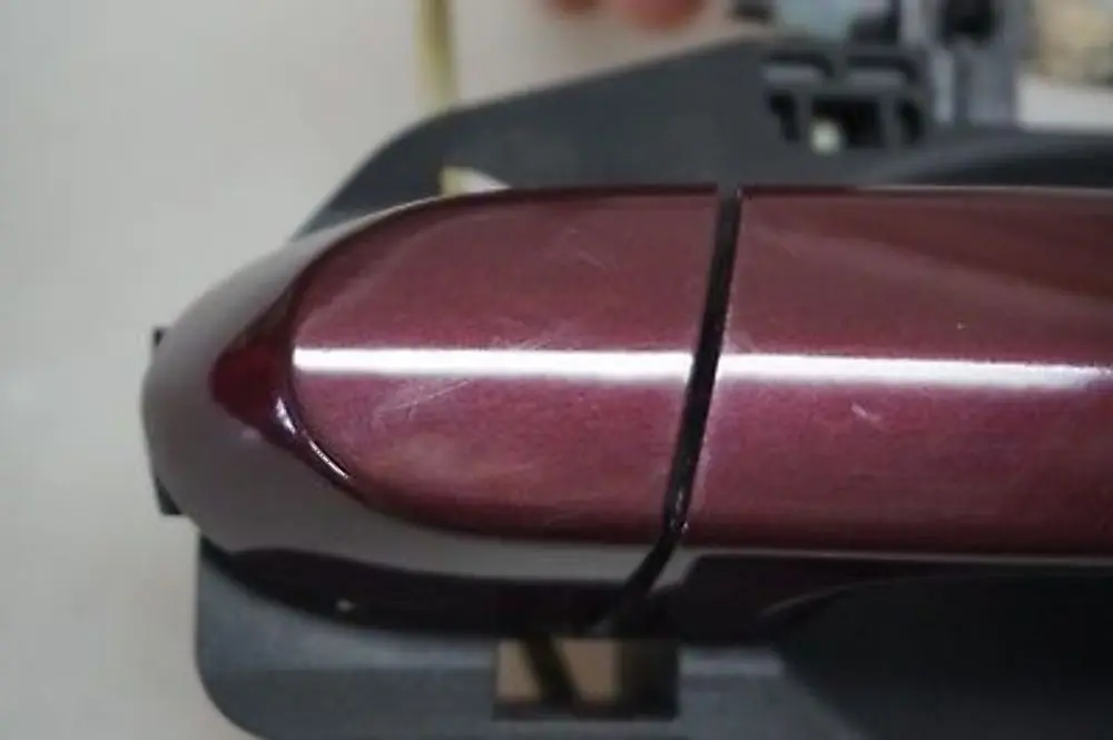 Complete Rear Left Grab Handle N/S Barberarot Rot Red A39 to BMW 3 Series E90 E91 with Part number 7060299 BMW 3 Series E90 E91 Complete Rear Left Grab Handle N/S Barberarot Rot Red A39 - SKU 0445185-BAR - Part number 7060299