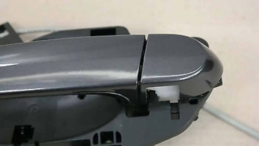 Complete front left grab handle N/S Sparkling Graphite to BMW 3 Series E90 E91 LCI with Part number 51217059971 51210445185 BMW 3 Series E90 E91 LCI Complete front left grab handle N/S Sparkling Graphite - SKU 445185 - Part number 51217059971 51210445185