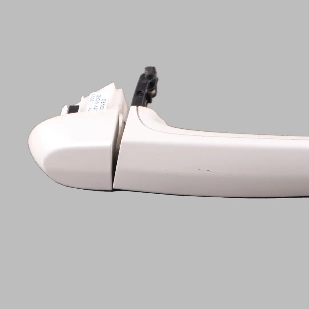 Maniglia BMW E90 F20 F30 anteriore sinistra Bianco minerale metallizzato - A96 per con numero di parte 0445185 Maniglia BMW E90 F20 F30 anteriore sinistra Bianco minerale metallizzato - A96 - SKU 0445185-MW - Numero di parte 0445185