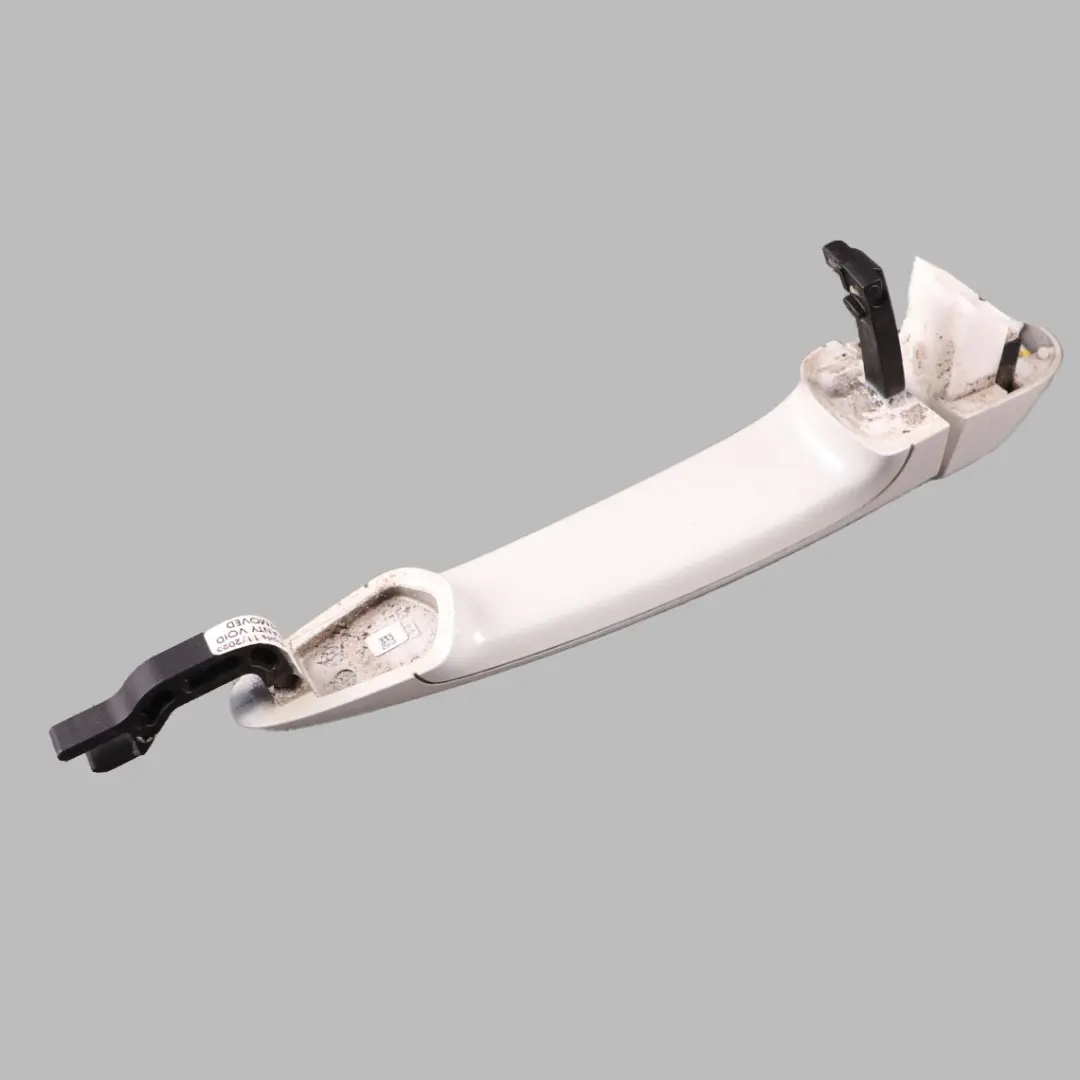 Maniglia BMW E90 F20 F30 anteriore sinistra Bianco minerale metallizzato - A96 per con numero di parte 0445185 Maniglia BMW E90 F20 F30 anteriore sinistra Bianco minerale metallizzato - A96 - SKU 0445185-MW - Numero di parte 0445185