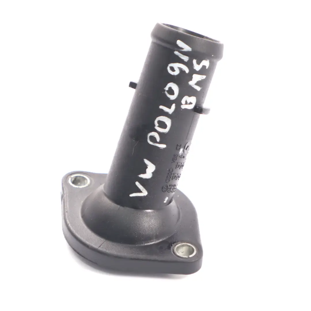 VW Polo 4 9N 1.4TDI BMS Flangia refrigerante Alloggiamento termostato - SKU 045121121A - Numero di parte 045121121A