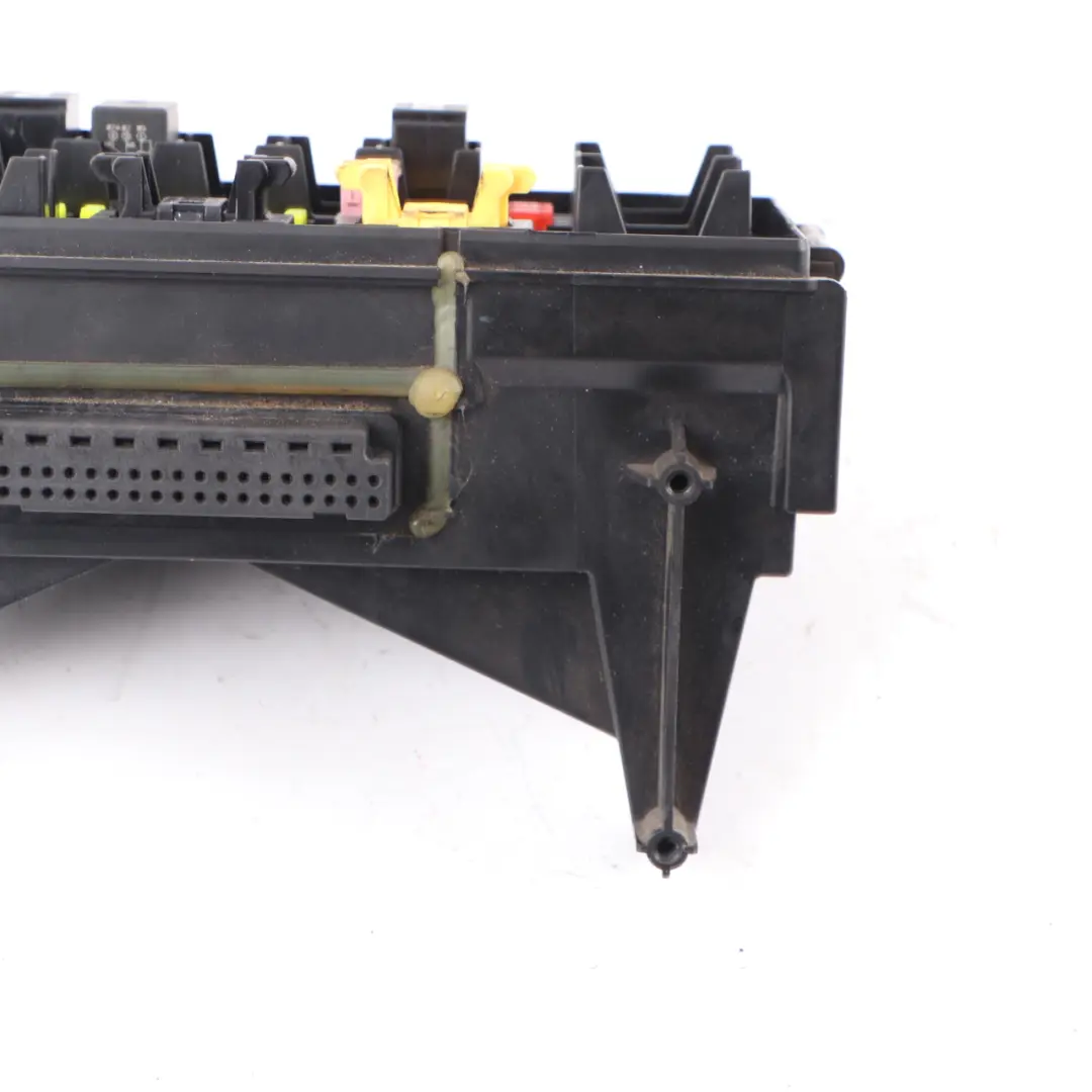 Fuse Box Relay Control Unit to Jeep Grand Cherokee WK Commander XK with Part number 04692114AC Jeep Grand Cherokee WK Commander XK Fuse Box Relay Control Unit - SKU 04692114AC - Part number 04692114AC