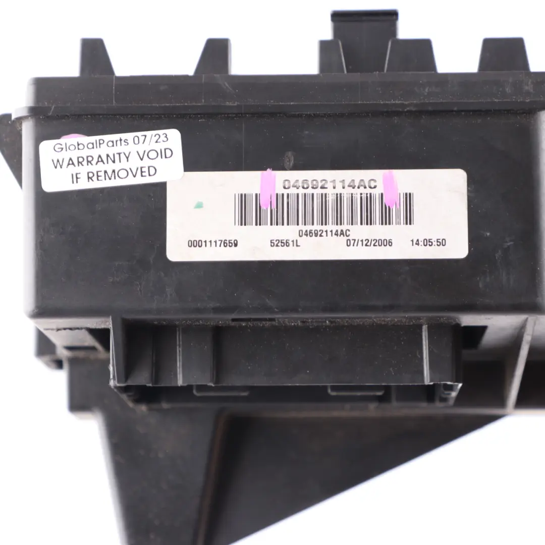 Fuse Box Relay Control Unit to Jeep Grand Cherokee WK Commander XK with Part number 04692114AC Jeep Grand Cherokee WK Commander XK Fuse Box Relay Control Unit - SKU 04692114AC - Part number 04692114AC