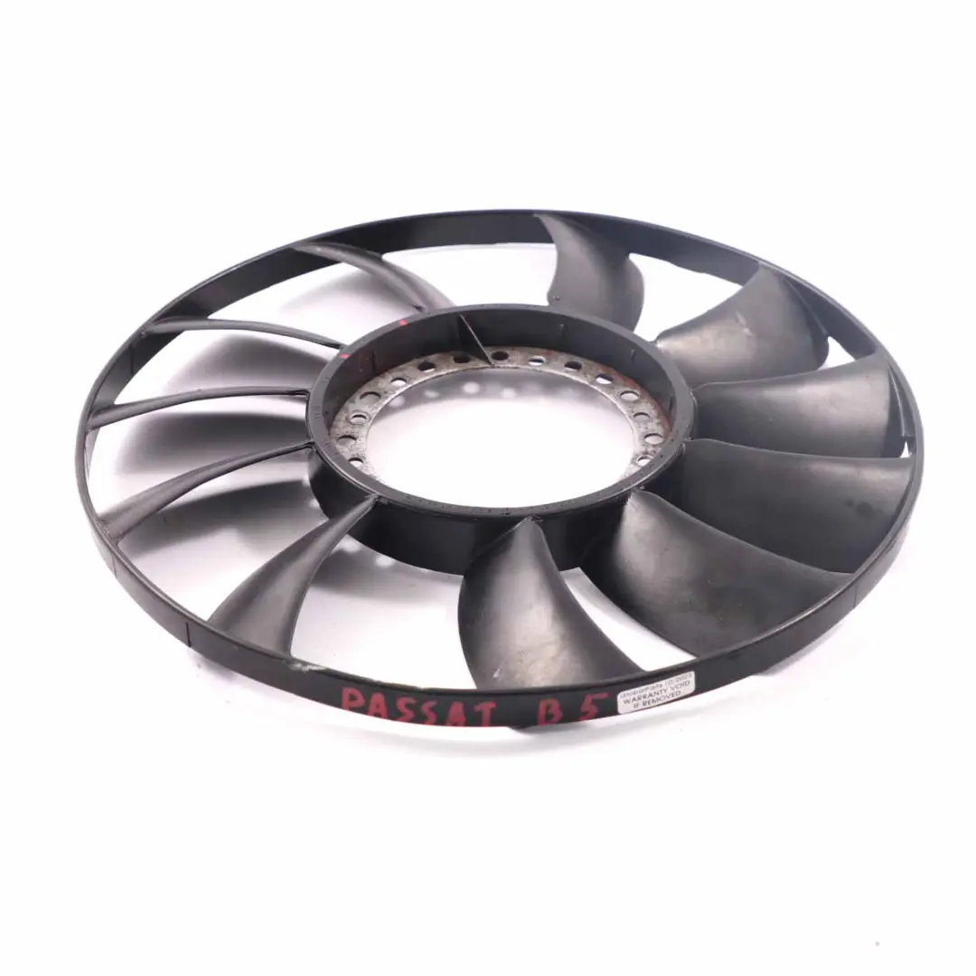 Ventilador del radiador Aspa de refrigeración para Volkswagen VW Passat B6 con número de pieza 058121301B Volkswagen VW Passat B6 Ventilador del radiador Aspa de refrigeración - SKU 058121301B - Número de pieza 058121301B