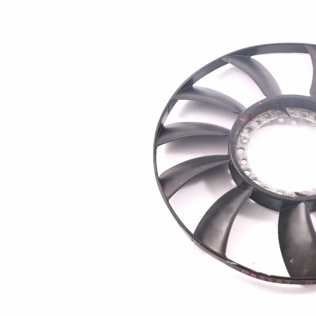 Radiatore Ventola Lama Raffreddamento per Volkswagen VW Passat B6 con numero di parte 058121301B Volkswagen VW Passat B6 Radiatore Ventola Lama Raffreddamento - SKU 058121301B - Numero di parte 058121301B