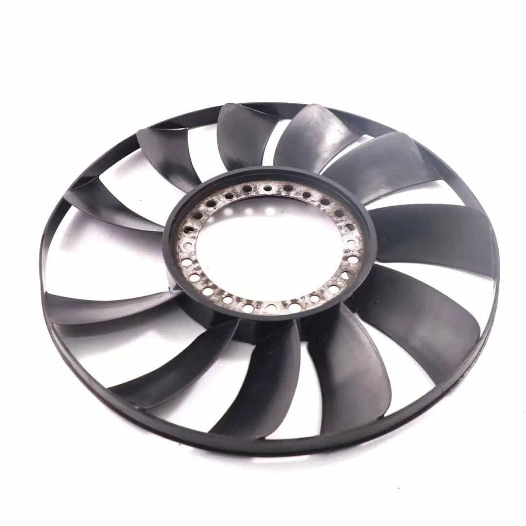 Kühlerlüfter Blatt Kühlung Abdeckkappe Halter für Volkswagen VW Passat B6 mit Teilenummer 058121301B Volkswagen VW Passat B6 Kühlerlüfter Blatt Kühlung Abdeckkappe Halter - SKU 058121301B - Teilenummer 058121301B