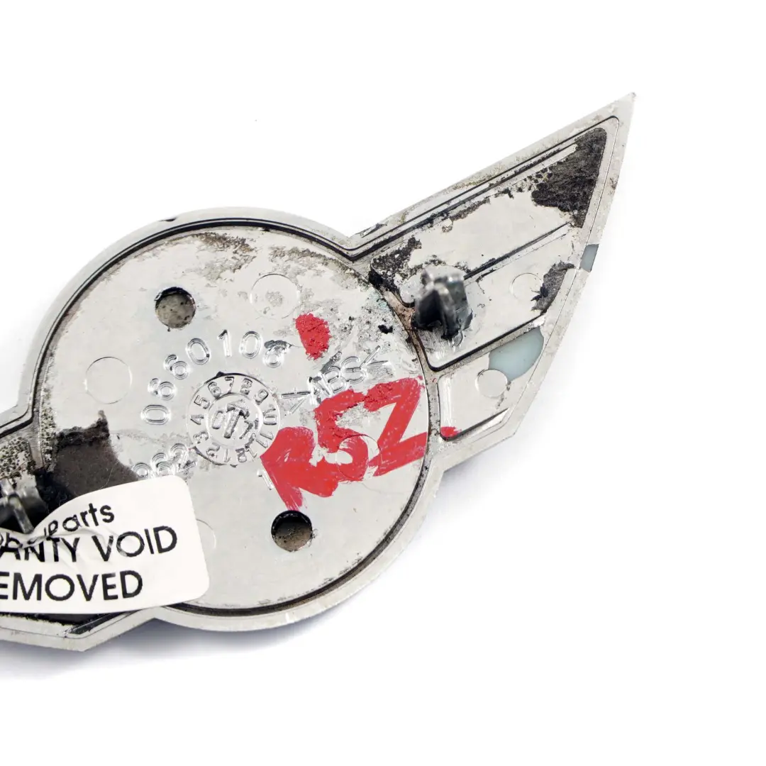 Emblem Vorne Logo Chrom 0 für MINI Cooper One R52 R53 mit Teilenummer 0660106 MINI Cooper One R52 R53 Emblem Vorne Logo Chrom 0 - SKU 660106 - Teilenummer 0660106