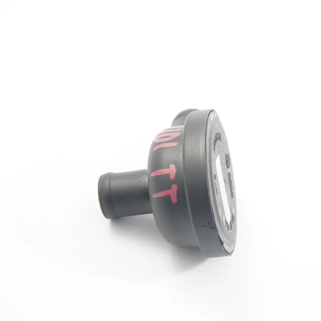 8N 1.8T Tuyau de la soupape de reniflard du carter du moteur pour Audi TT à propos du numéro de pièce 06A129101A Audi TT 8N 1.8T Tuyau de la soupape de reniflard du carter du moteur - SKU 06A129101A - Numéro de pièce 06A129101A