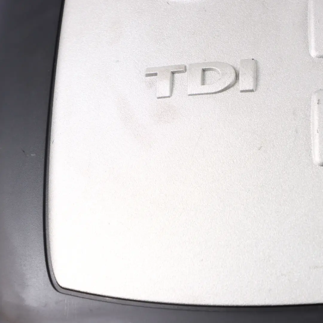 Volkswagen Touareg 7L Tapa Capó Motor Capó Embellecedor Superior - SKU 070103926A - Número de pieza 070103926A