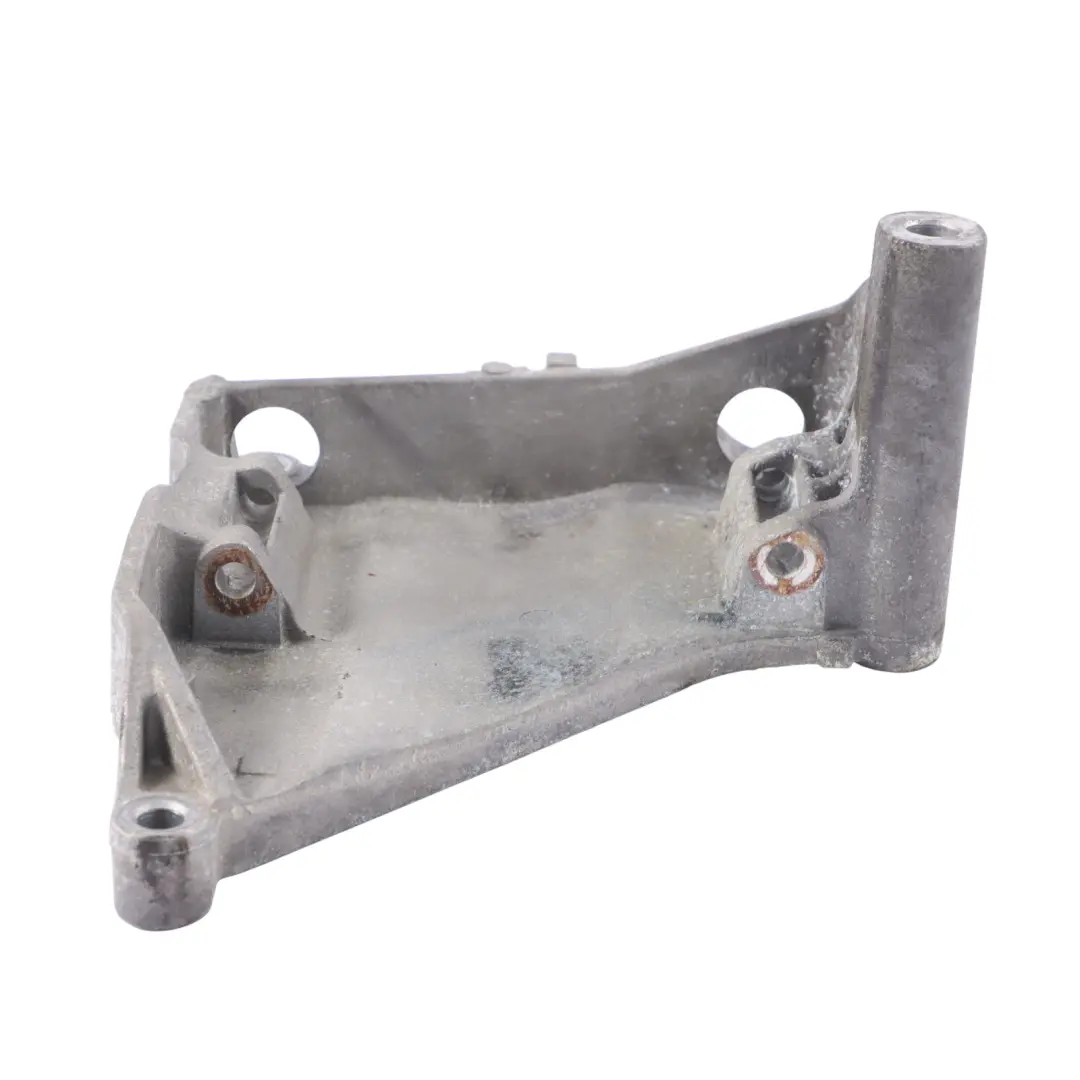 7L Staffa montaggio dell'alternatore Supporto per Volkswagen Touareg con numero di parte 070903143C Volkswagen Touareg 7L Staffa montaggio dell'alternatore Supporto - SKU 070903143C - Numero di parte 070903143C