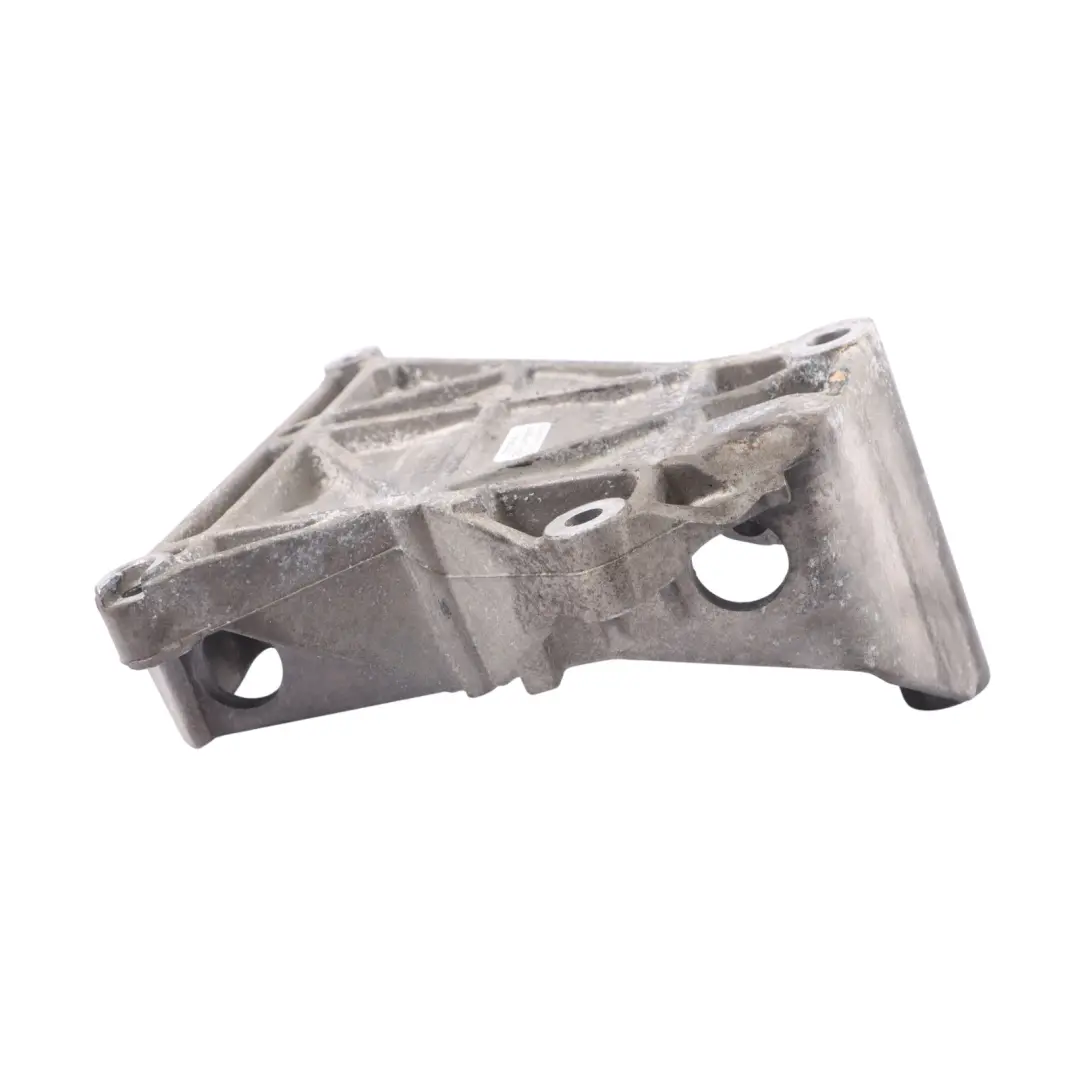 Volkswagen Touareg 7L Staffa montaggio dell'alternatore Supporto - SKU 070903143C - Numero di parte 070903143C