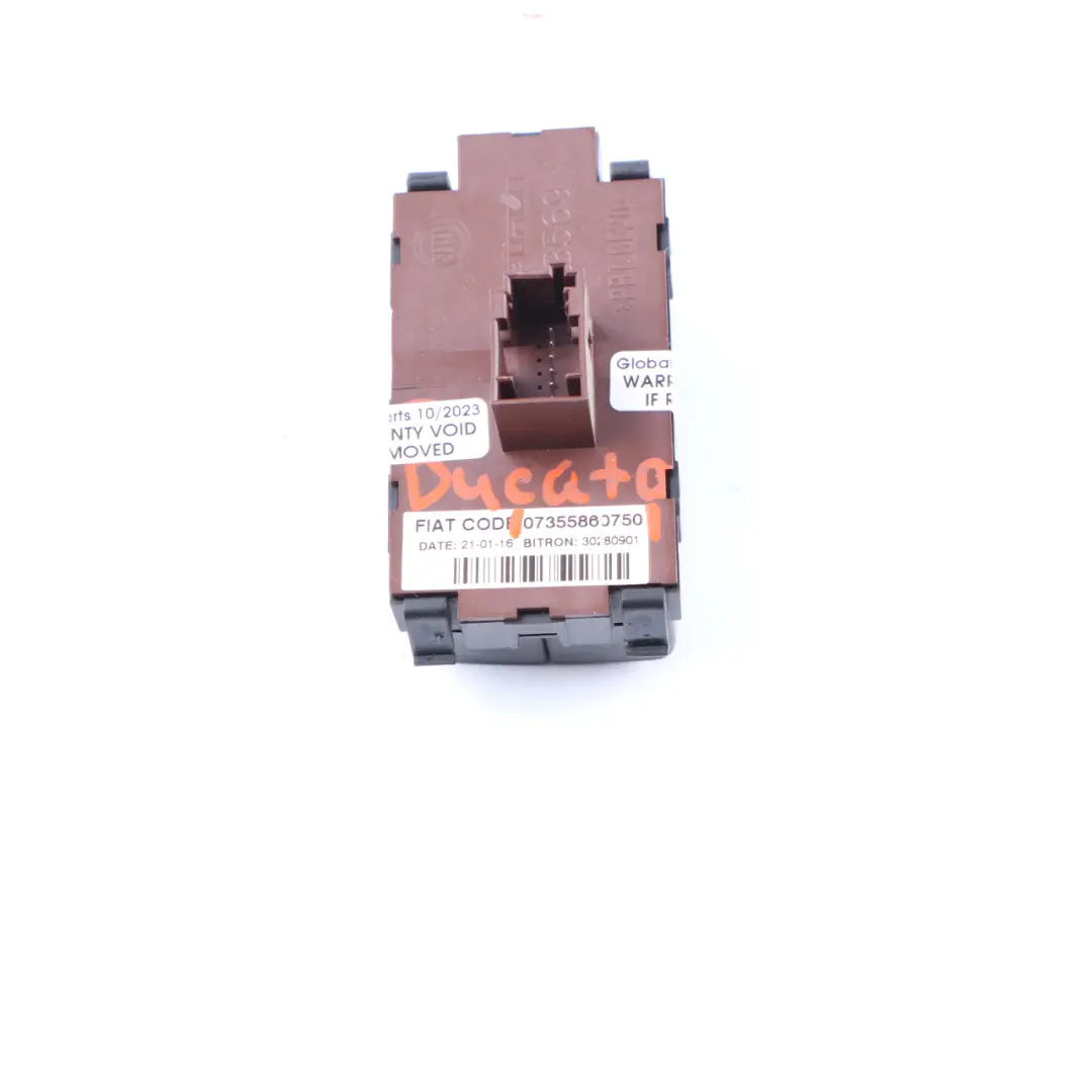 Faro Control Panel de Interruptores de Luz para Fiat Ducato Peugeot Boxer con número de pieza 07355860750 Fiat Ducato Peugeot Boxer Faro Control Panel de Interruptores de Luz - SKU 07355860750 - Número de pieza 07355860750