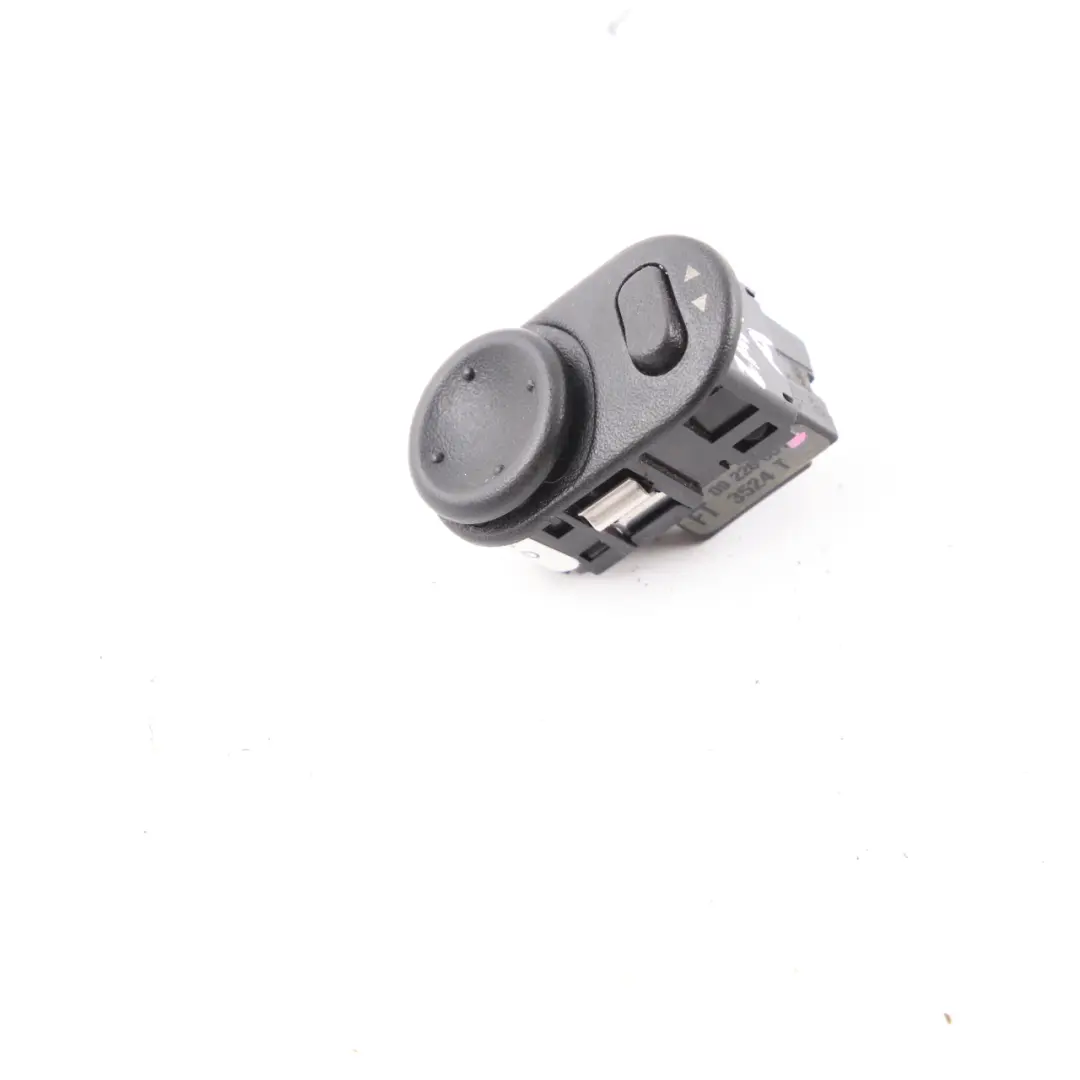 Wing Mirror Switch Vauxhall Zafira A Astra G Electric Adjustment 0 to with Part number 09226861 Wing Mirror Switch Vauxhall Zafira A Astra G Electric Adjustment 0 - SKU 9226861 - Part number 09226861