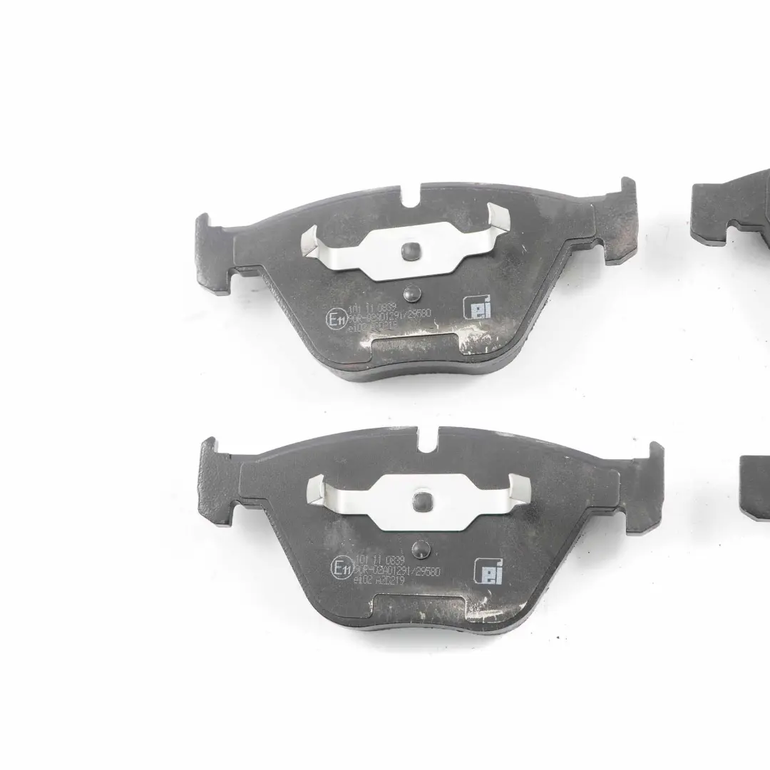 Eicher Rueda Delantera Izquierda Derecha Pastillas Set para BMW E60 E63 con número de pieza 101110839 BMW E60 E63 Eicher Rueda Delantera Izquierda Derecha Pastillas Set - SKU 101110839 - Número de pieza 101110839
