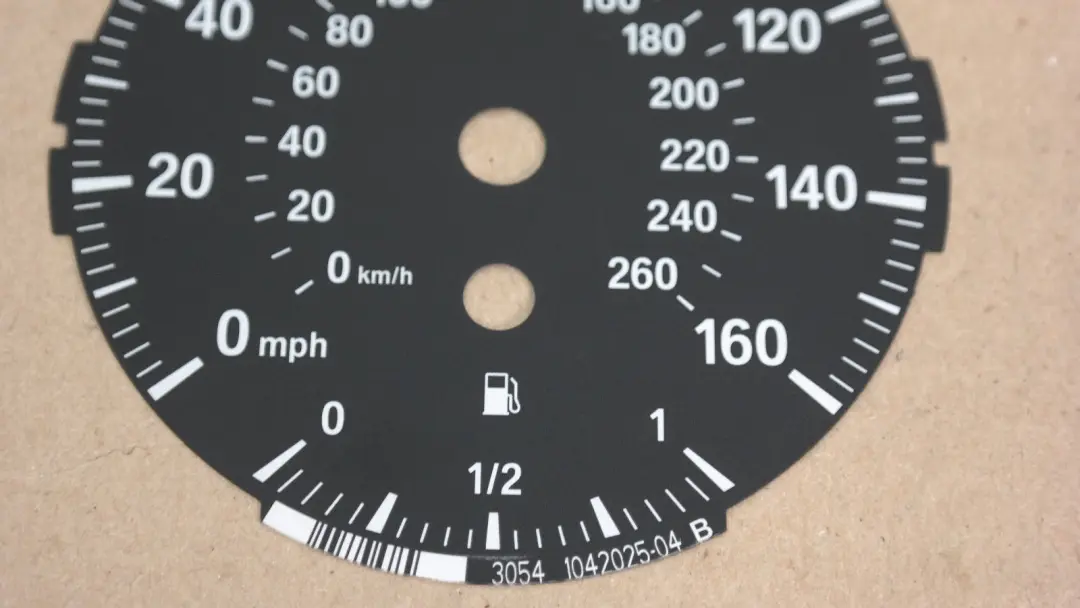 BMW 3 SERIES E90 E91 E92 E93 SPEEDO SPEEDOMETER CLOCKS DISC MPH PETROL - SKU rhd-1042025 - Part number 1042025