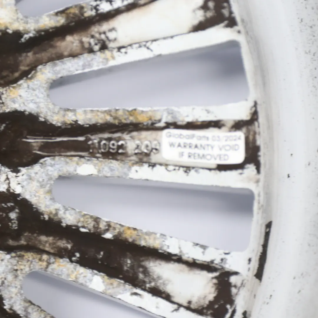 Light Alloy Rim 7J 16" ET:20 Spoke Styling 33 7842653 to BMW E39 Silver Wheel with Part number 1092209 BMW E39 Silver Wheel Light Alloy Rim 7J 16" ET:20 Spoke Styling 33 7842653 - SKU 1092209-3 - Part number 1092209