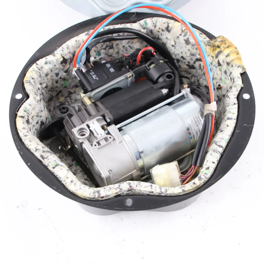 Dispositif D'Alimentation en Air Essieu Nivellement pour BMW E39 X5 E53 à propos du numéro de pièce 1092349 BMW E39 X5 E53 Dispositif D'Alimentation en Air Essieu Nivellement - SKU 1092349 - Numéro de pièce 1092349