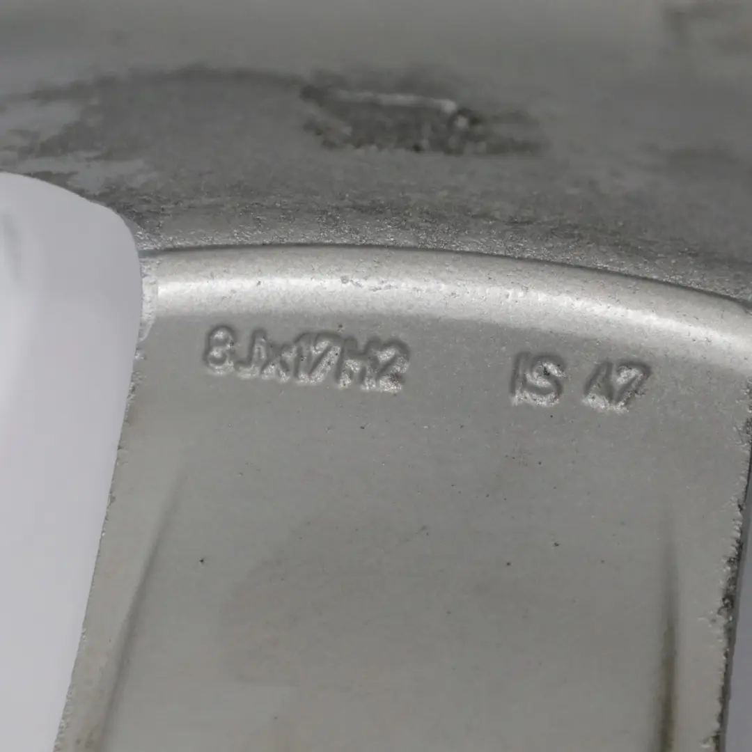 Silberne Leichtmetal lfelge 17" Sternspeichen 44 ET:47 8J für BMW E36 E46 mit Teilenummer 1094506 BMW E36 E46 Silberne Leichtmetal lfelge 17" Sternspeichen 44 ET:47 8J - SKU 1094506-2 - Teilenummer 1094506