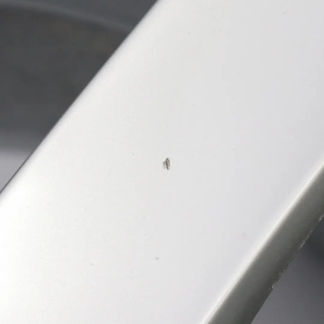 Cerchio in lega argento 17" Stella Raggi 44 ET:47 8J per BMW E36 E46 con numero di parte 1094506 BMW E36 E46 Cerchio in lega argento 17" Stella Raggi 44 ET:47 8J - SKU 1094506-3 - Numero di parte 1094506