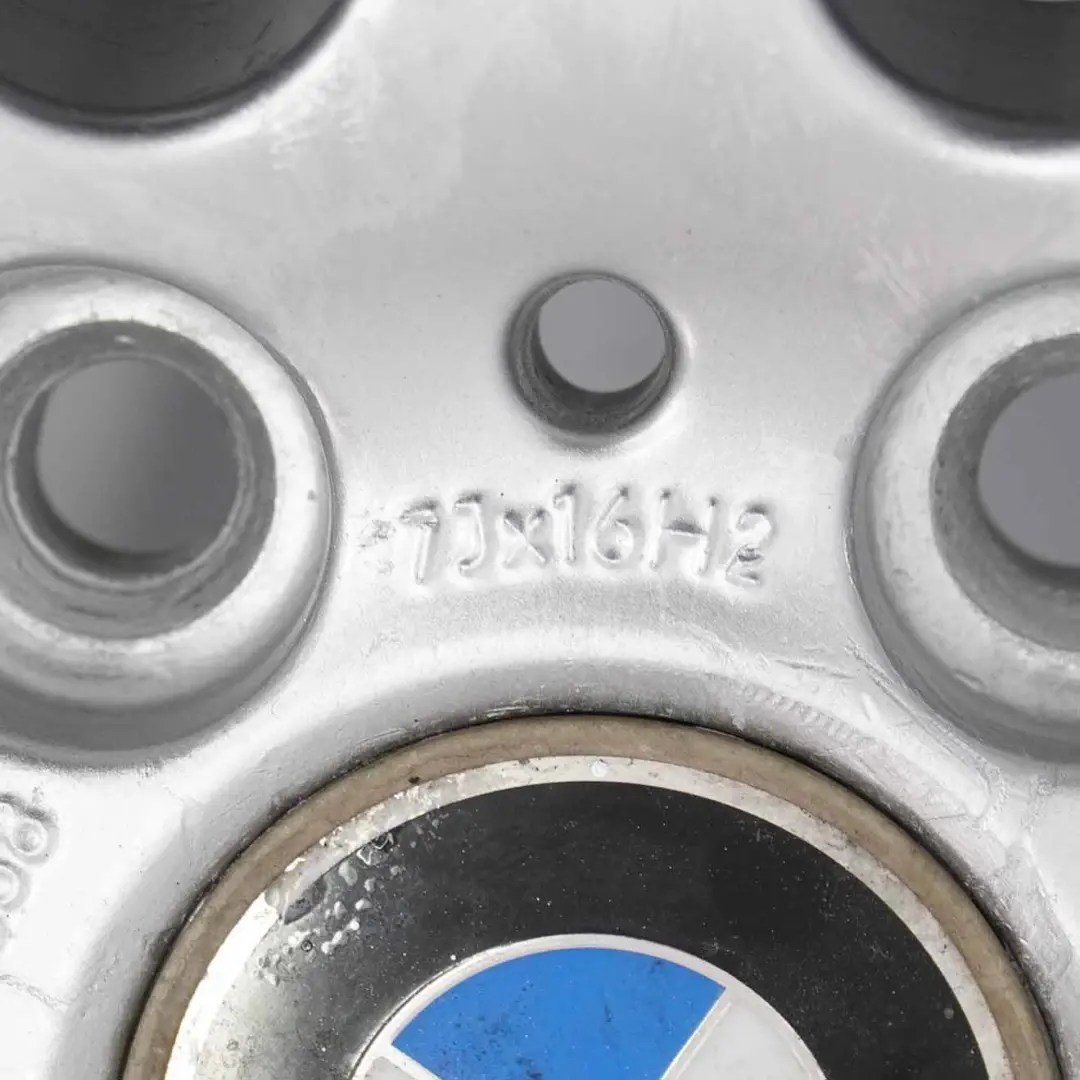 Silberne Leichtmetallfelge 16" Kreuzspeiche 42 7J ET:46 für BMW E36 E46 mit Teilenummer 1095058 BMW E36 E46 Silberne Leichtmetallfelge 16" Kreuzspeiche 42 7J ET:46 - SKU 1095058-2 - Teilenummer 1095058