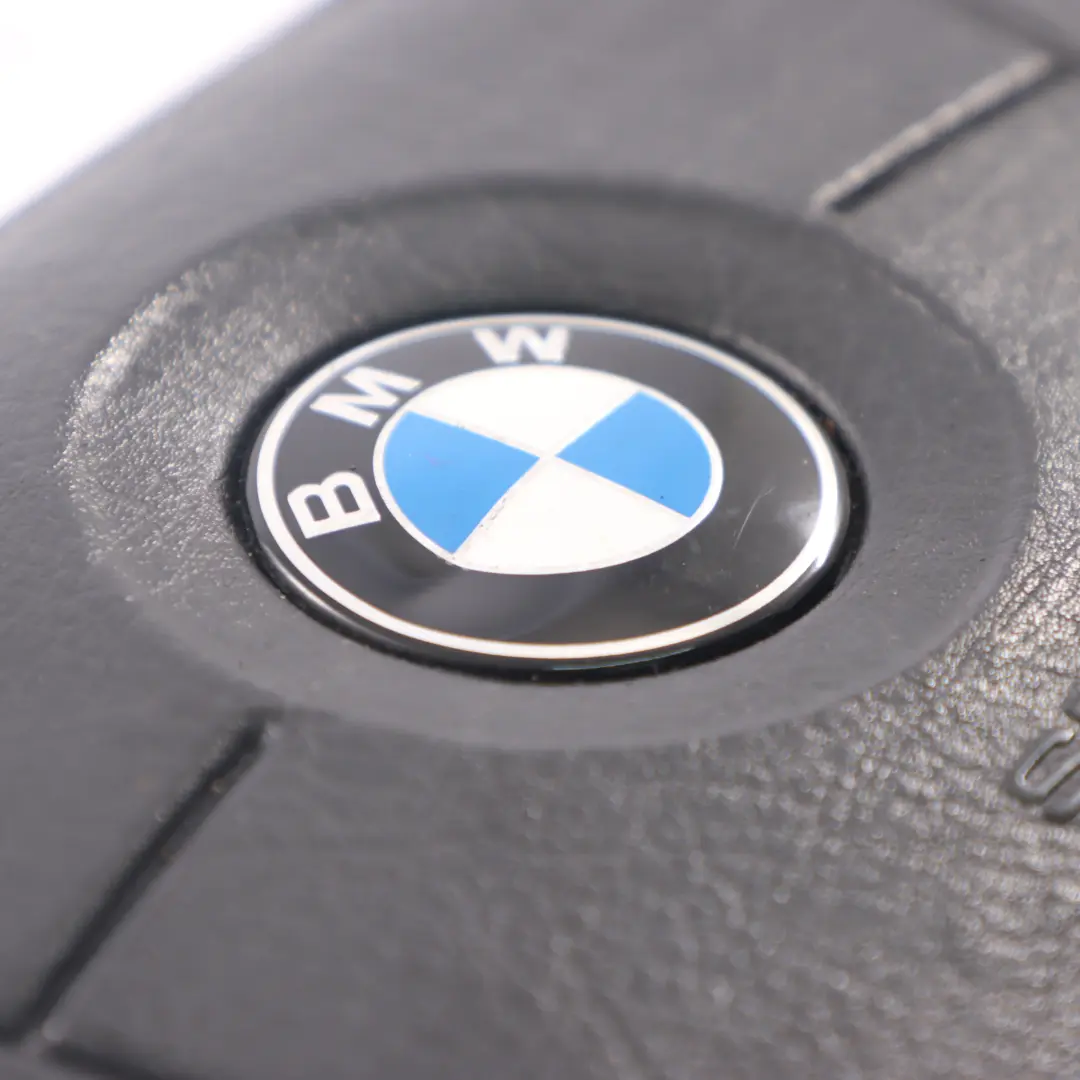 Airbag al volante Modulo Air Bag lato guida Nero 1095134 per BMW E39 con numero di parte 1095133 BMW E39 Airbag al volante Modulo Air Bag lato guida Nero 1095134 - SKU 1095133 - Numero di parte 1095133