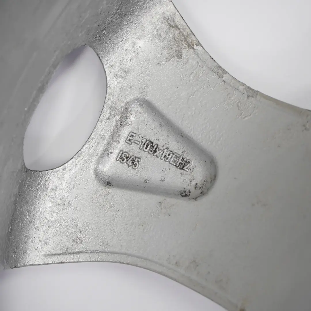 trasera De plata llanta De aleacion De 19 "V hablo 63 10J ET:45 para BMW E53 con número de pieza 1096228 BMW E53 trasera De plata llanta De aleacion De 19 "V hablo 63 10J ET:45 - SKU 1096228-2 - Número de pieza 1096228