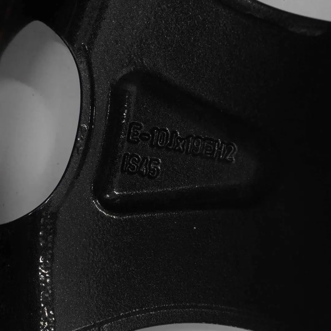 Cerchio Lega Argento 19" V spoke 63 10J ET:45 per BMW E53 con numero di parte 1096228 BMW E53 Cerchio Lega Argento 19" V spoke 63 10J ET:45 - SKU 1096228-3 - Numero di parte 1096228