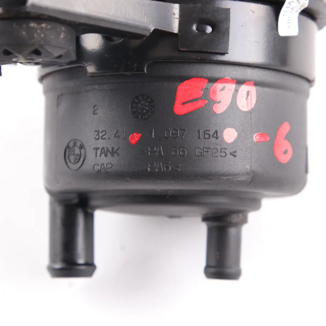Öl Power Steering Fluid Tank Flasche für BMW E60 E61 E81 E87 E90 E91 mit Teilenummer 1097164 BMW E60 E61 E81 E87 E90 E91 Öl Power Steering Fluid Tank Flasche - SKU 1097164-6 - Teilenummer 1097164