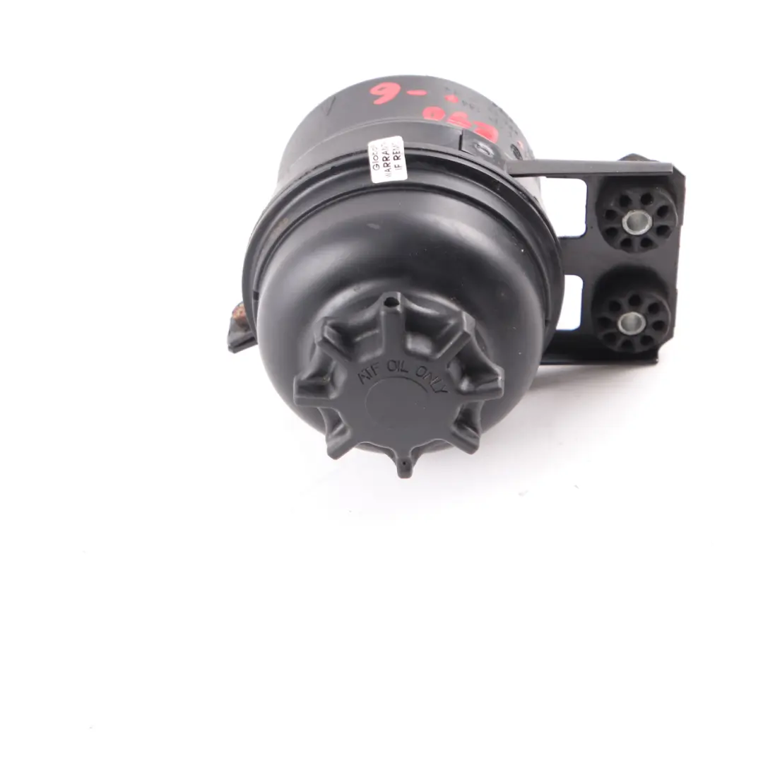 Oil Power Steering Fluid Tank Bottle to BMW E60 E61 E81 E87 E90 E91 with Part number 1097164 BMW E60 E61 E81 E87 E90 E91 Oil Power Steering Fluid Tank Bottle - SKU 1097164-6 - Part number 1097164
