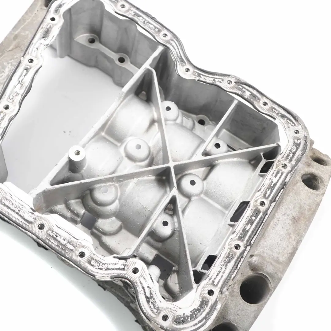 Oil Sump Pan to Renault Trafic II Vivaro B 2.0 DCI Diesel Engine with Part number 110174229R Renault Trafic II Vivaro B 2.0 DCI Diesel Engine Oil Sump Pan - SKU 110174229R - Part number 110174229R