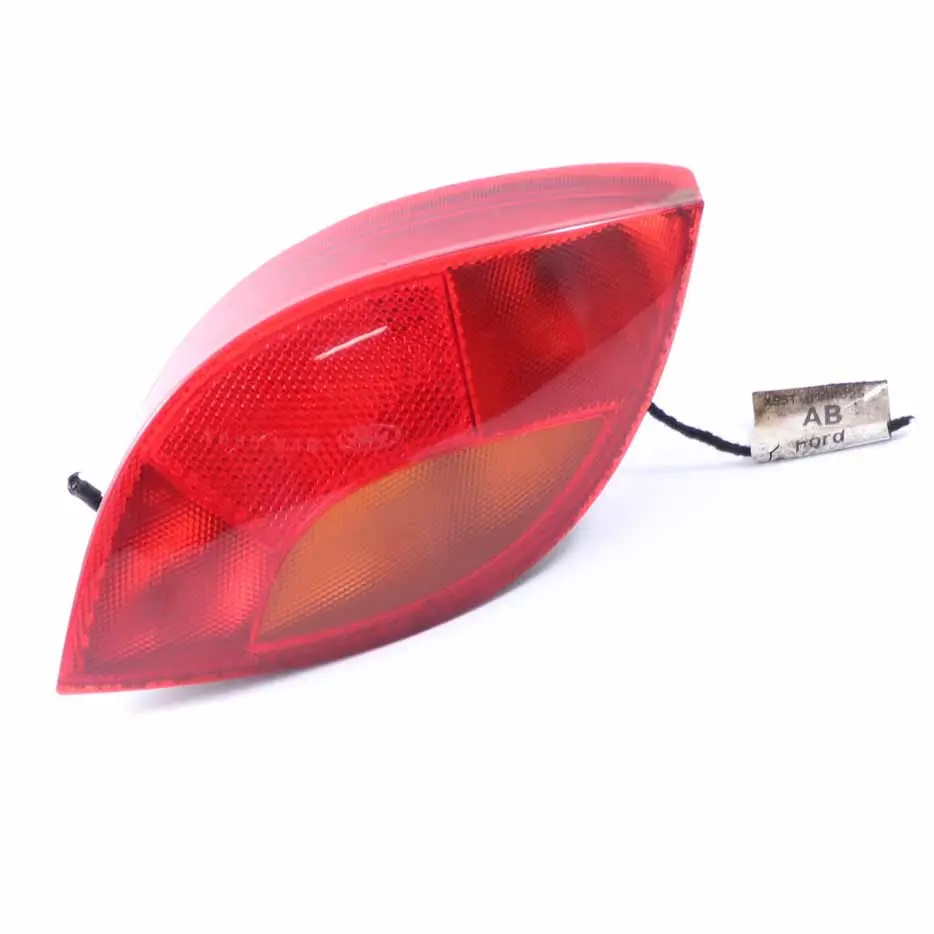 MK1 Lampada posteriore destra Fanale posteriore laterale 97KG13N004AB per Ford Ka con numero di parte 1105788 Ford Ka MK1 Lampada posteriore destra Fanale posteriore laterale 97KG13N004AB - SKU 1105788 - Numero di parte 1105788