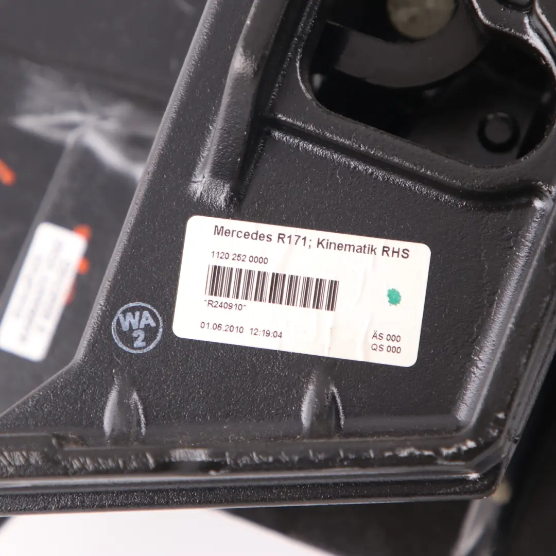 Folding Top Roof Frame Arm Hinge Lock Right O/S to Mercedes SLK R171 with Part number 11202520000 Mercedes SLK R171 Folding Top Roof Frame Arm Hinge Lock Right O/S - SKU 11202520000 - Part number 11202520000