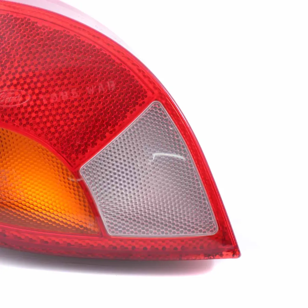 MK1 Lampada posteriore sinistra Fanale posteriore laterale 97KG13N004BA per Ford Ka con numero di parte 1120330 Ford Ka MK1 Lampada posteriore sinistra Fanale posteriore laterale 97KG13N004BA - SKU 1120330 - Numero di parte 1120330