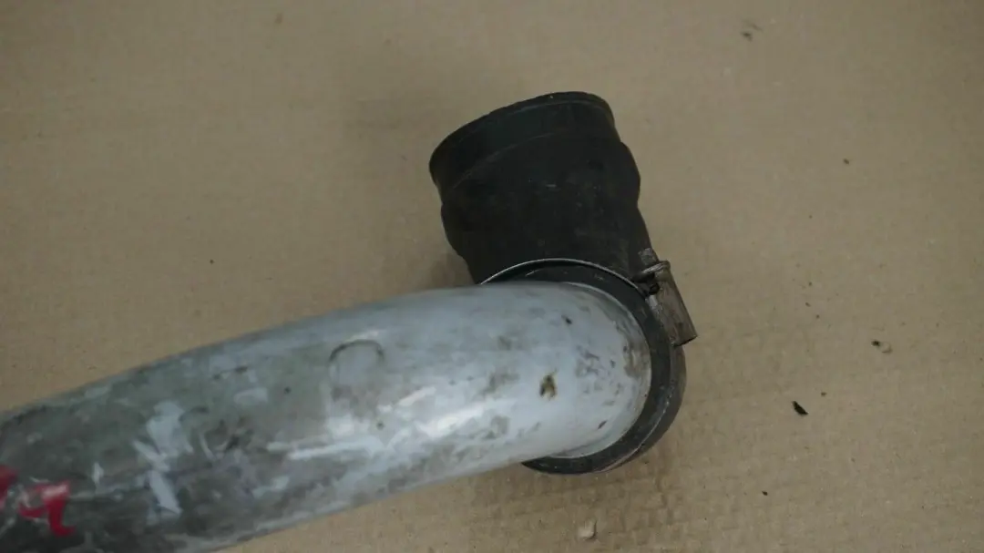 M57 3.0d Motore Intercooler EGR Tubo di Pressione per BMW X5 E53 con numero di parte 11612248045 BMW X5 E53 M57 3.0d Motore Intercooler EGR Tubo di Pressione - SKU 11612248045 - Numero di parte 11612248045