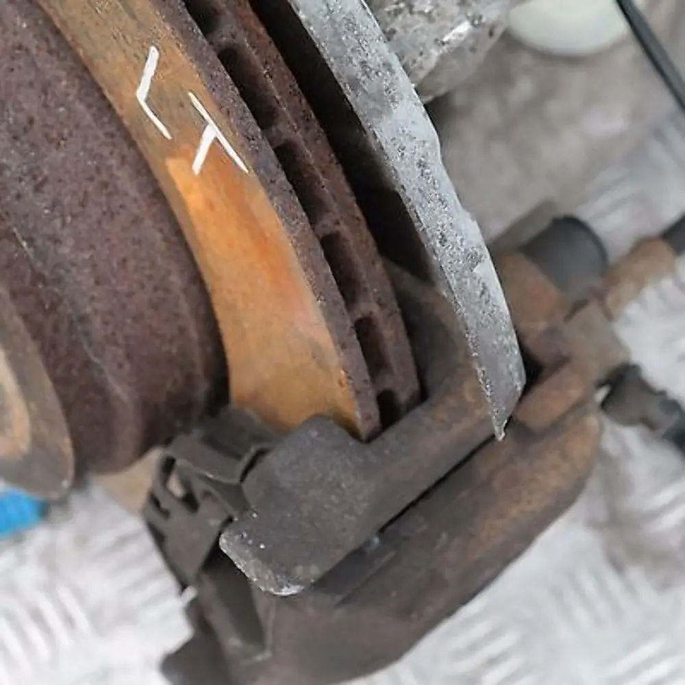 M57N REAR LEFT N/S LEG SUSPENSION AXLE BRAKE DISC CARRIER to BMW 7 SERIES E65 730d with Part number 34216753673 BMW 7 SERIES E65 730d M57N REAR LEFT N/S LEG SUSPENSION AXLE BRAKE DISC CARRIER - SKU 1166127 - Part number 34216753673