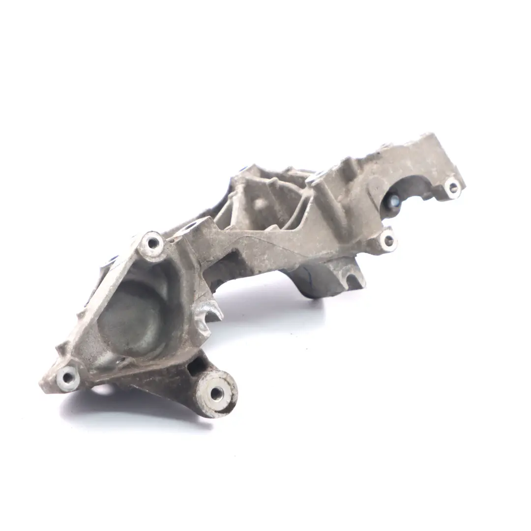 Supporto staffa montaggio alternatore per Renault Master III DCI con numero di parte 117103585R Renault Master III DCI Supporto staffa montaggio alternatore - SKU 117103585R - Numero di parte 117103585R